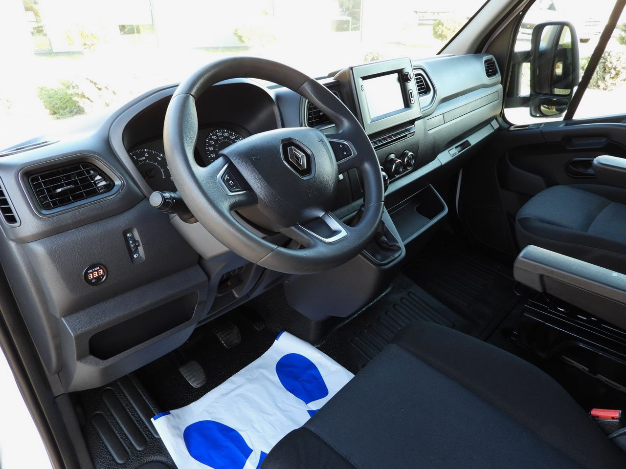 RENAULT MASTER TARPAULIN LIFT 9 PALLETS WEBASTO CRUISE CONTROL LED LIGHTS PNEUMATICS AIR CONDITIONING 165HP - Тентованный фургон: фото 2 RENAULT MASTER TARPAULIN LIFT 9 PALLETS WEBASTO CRUISE CONTROL LED LIGHTS PNEUMATICS AIR CONDITIONING 165HP - Тентованный фургон: фото 2