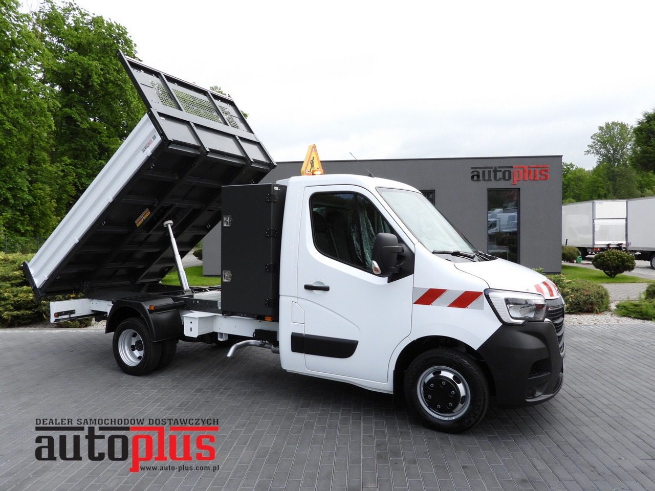 RENAULT MASTER TIPPER CRUISE CONTROL LED LIGHTS TWIN WHEELS AIR CONDITIONING 130HP - Малотоннажный самосвал: фото 1 RENAULT MASTER TIPPER CRUISE CONTROL LED LIGHTS TWIN WHEELS AIR CONDITIONING 130HP - Малотоннажный самосвал: фото 1