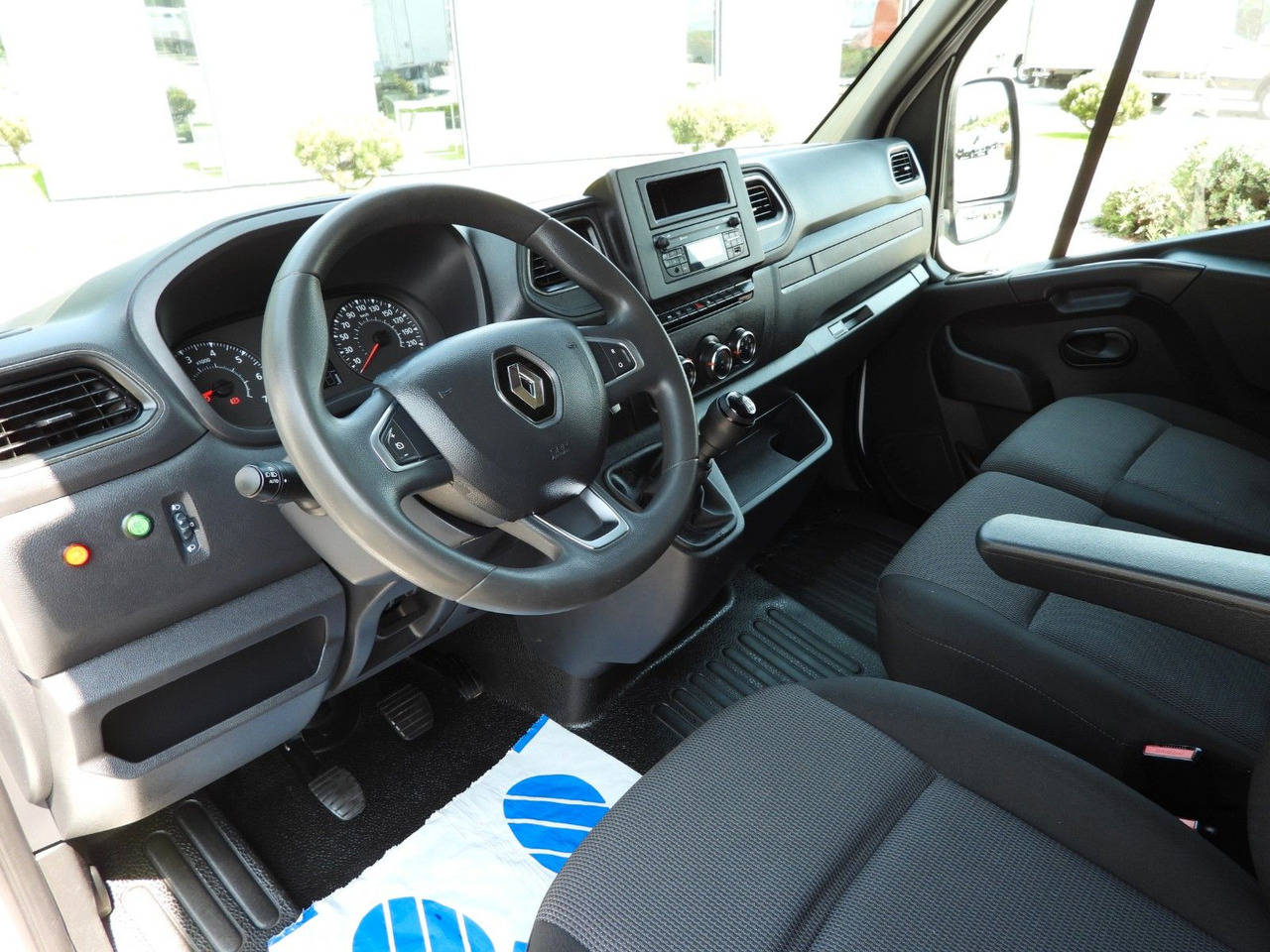 Renault MASTER KOFFER AUFZUG 8 PALETTEN TEMPOMAT LED - Малотоннажный фургон: фото 2 Renault MASTER KOFFER AUFZUG 8 PALETTEN TEMPOMAT LED - Малотоннажный фургон: фото 2