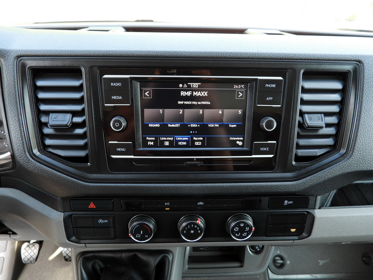 Тентованный фургон VOLKSWAGEN CRAFTER TARPAULIN LIFT 8 PALLETS CRUISE CONTROL LED LIGHTS TWIN WHEELS AIR CONDITIONING 180HP: фото 39 Тентованный фургон VOLKSWAGEN CRAFTER TARPAULIN LIFT 8 PALLETS CRUISE CONTROL LED LIGHTS TWIN WHEELS AIR CONDITIONING 180HP: фото 39