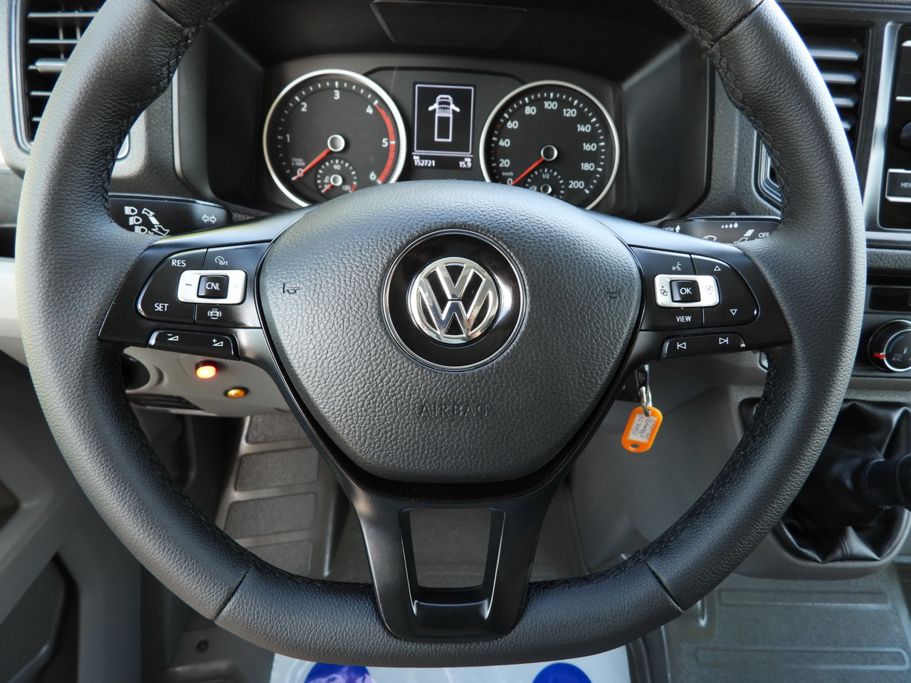 Тентованный фургон VOLKSWAGEN CRAFTER TARPAULIN LIFT 8 PALLETS CRUISE CONTROL LED LIGHTS TWIN WHEELS AIR CONDITIONING 180HP: фото 35 Тентованный фургон VOLKSWAGEN CRAFTER TARPAULIN LIFT 8 PALLETS CRUISE CONTROL LED LIGHTS TWIN WHEELS AIR CONDITIONING 180HP: фото 35