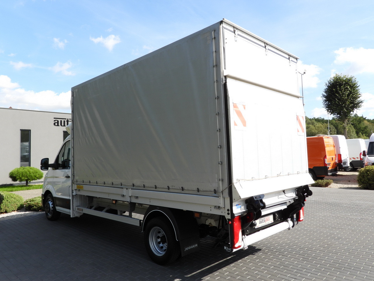 Тентованный фургон VOLKSWAGEN CRAFTER TARPAULIN LIFT 8 PALLETS CRUISE CONTROL LED LIGHTS TWIN WHEELS AIR CONDITIONING 180HP: фото 10 Тентованный фургон VOLKSWAGEN CRAFTER TARPAULIN LIFT 8 PALLETS CRUISE CONTROL LED LIGHTS TWIN WHEELS AIR CONDITIONING 180HP: фото 10