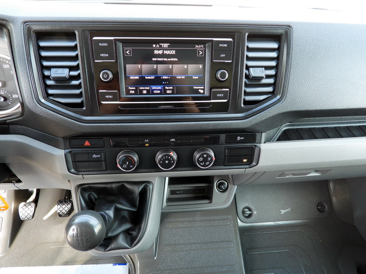 Тентованный фургон VOLKSWAGEN CRAFTER TARPAULIN LIFT 8 PALLETS CRUISE CONTROL LED LIGHTS TWIN WHEELS AIR CONDITIONING 180HP: фото 38 Тентованный фургон VOLKSWAGEN CRAFTER TARPAULIN LIFT 8 PALLETS CRUISE CONTROL LED LIGHTS TWIN WHEELS AIR CONDITIONING 180HP: фото 38