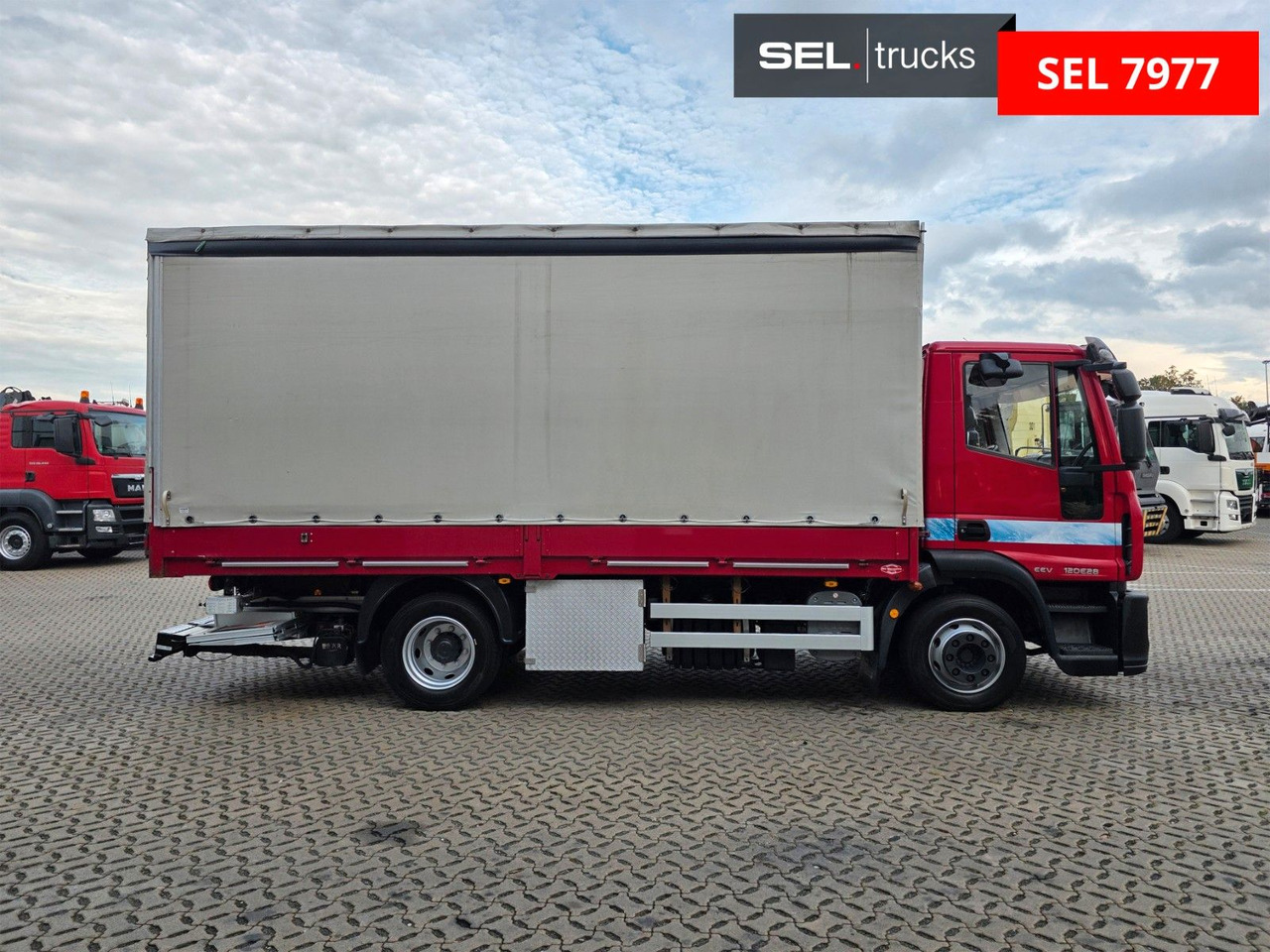 Iveco Eurocargo 120E28 / Ladebordwand / Aluklappen - Тентованный грузовик: фото 4 Iveco Eurocargo 120E28 / Ladebordwand / Aluklappen - Тентованный грузовик: фото 4