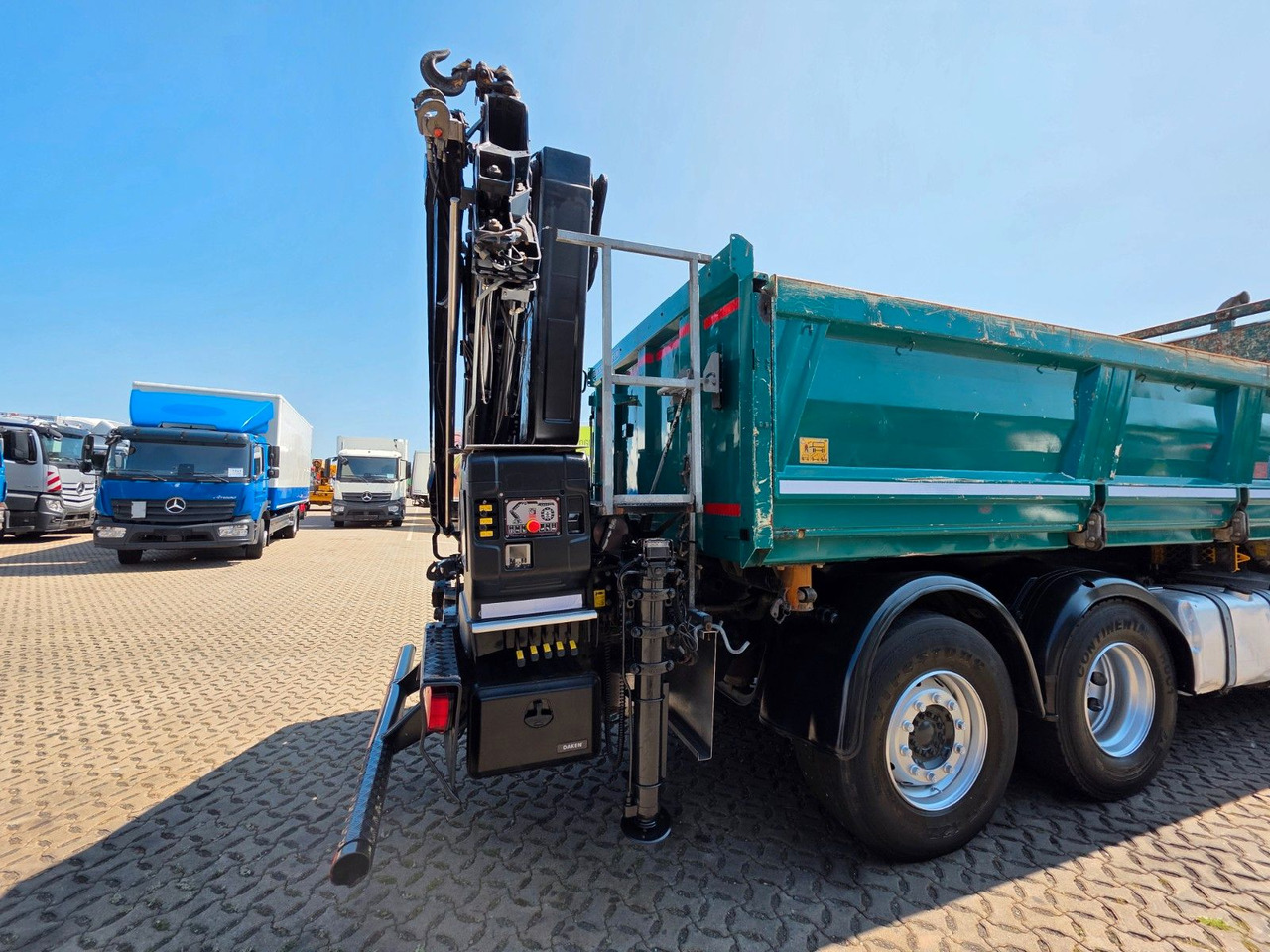 Самосвал, Автоманипулятор MAN TGS 28.480 6X4H-4 BL /HIAB /Fernbed. / Lenkachse: фото 11