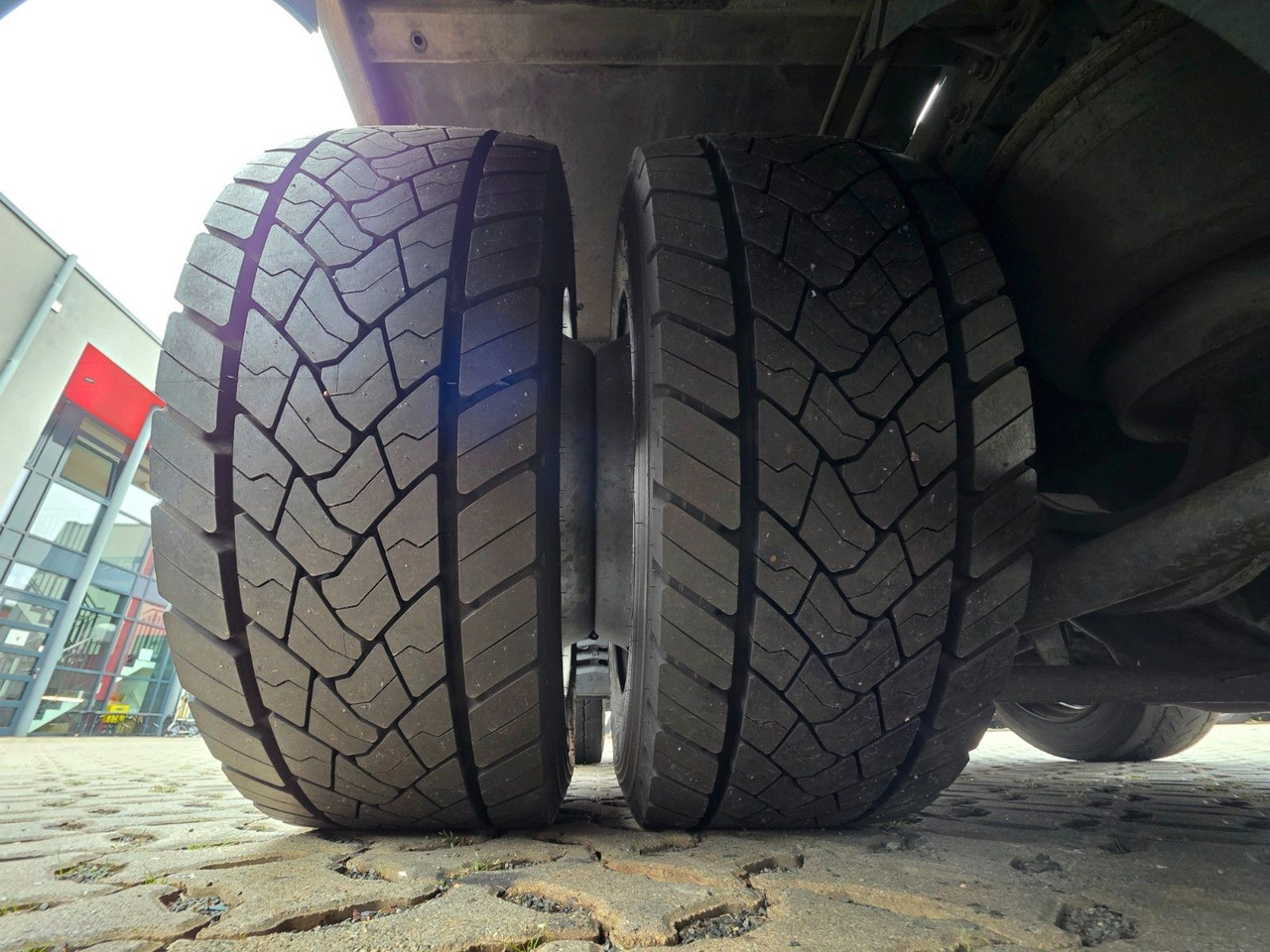 Автоманипулятор MAN TGX 24.440 6X2-2 LL-U / Intarder / HMF / Fernb.: фото 43 Автоманипулятор MAN TGX 24.440 6X2-2 LL-U / Intarder / HMF / Fernb.: фото 43