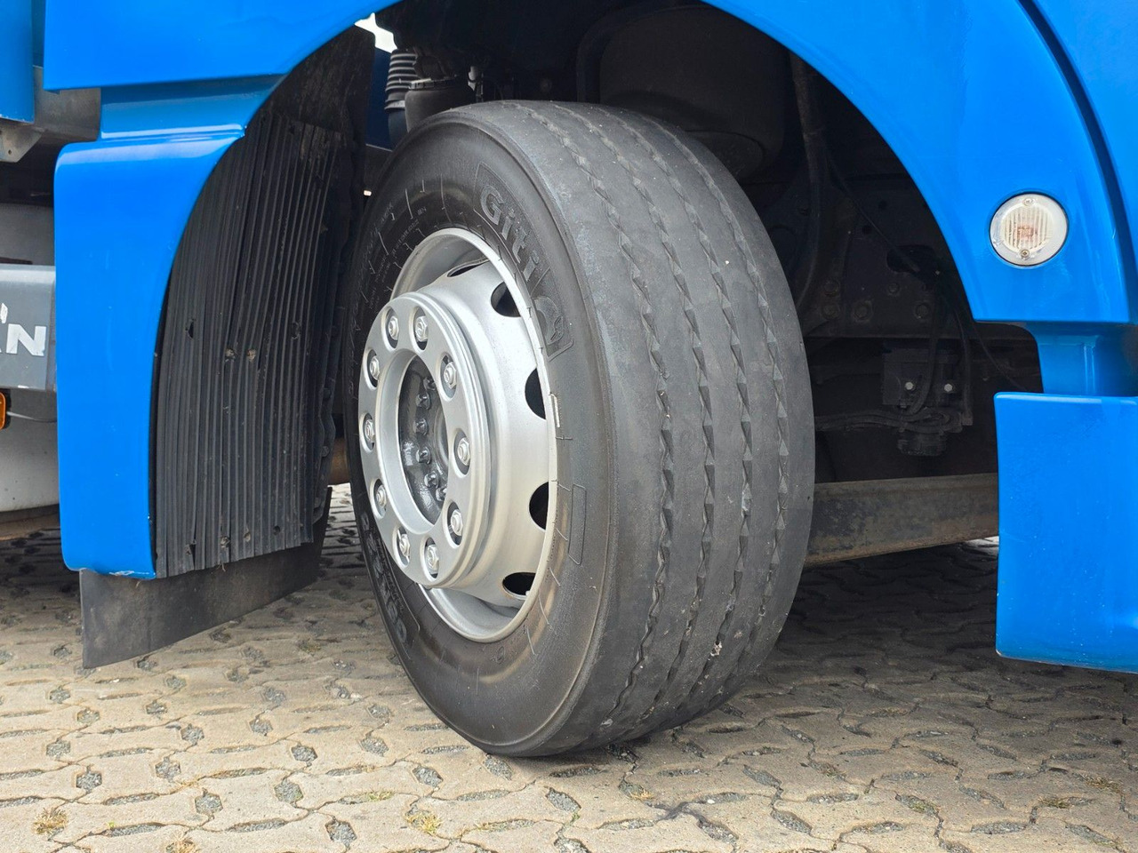 Автоманипулятор MAN TGX 24.440 6X2-2 LL-U / Intarder / HMF / Fernb.: фото 38 Автоманипулятор MAN TGX 24.440 6X2-2 LL-U / Intarder / HMF / Fernb.: фото 38