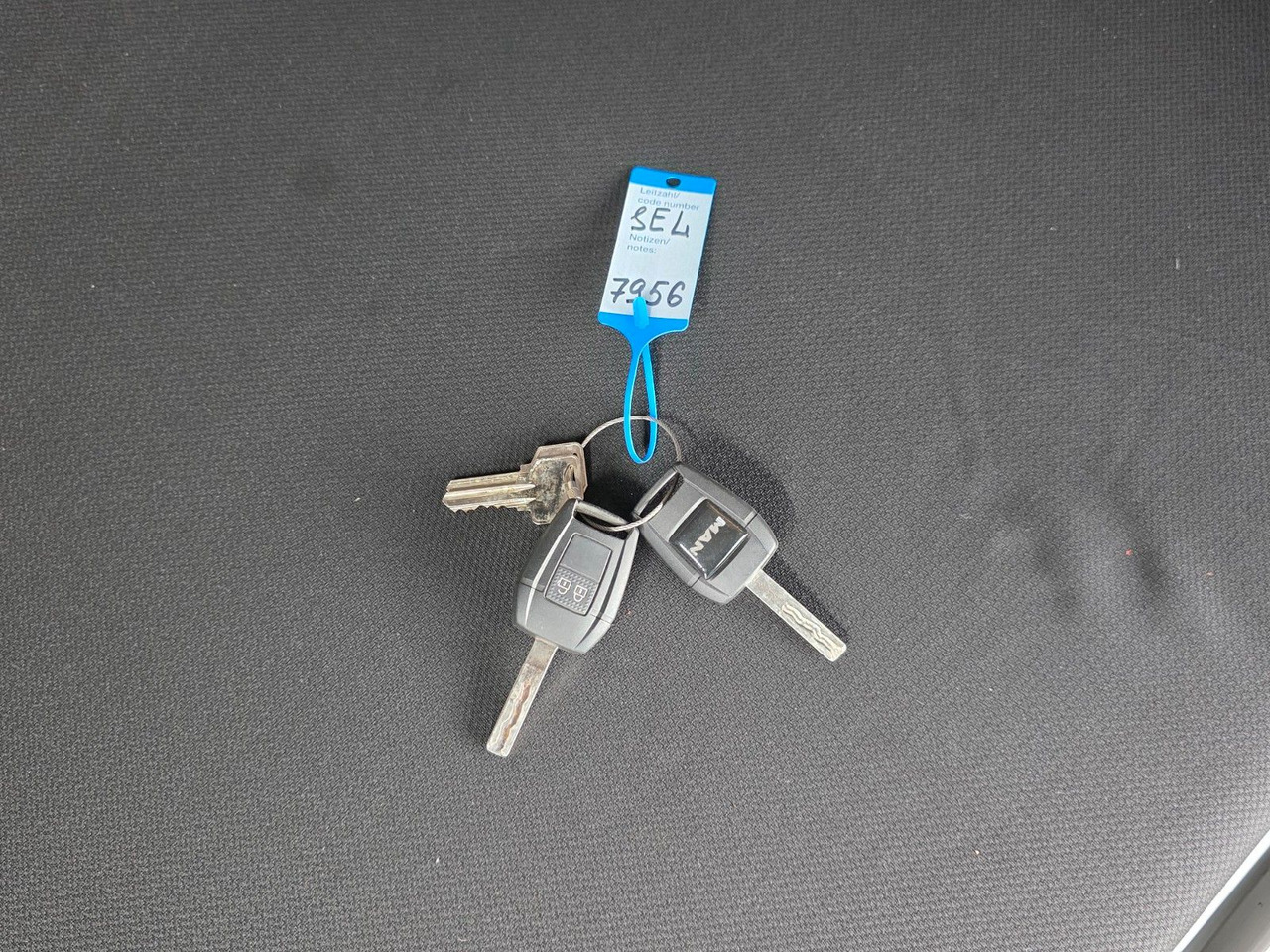 Автоманипулятор MAN TGX 24.440 6X2-2 LL-U / Intarder / HMF / Fernb.: фото 35 Автоманипулятор MAN TGX 24.440 6X2-2 LL-U / Intarder / HMF / Fernb.: фото 35