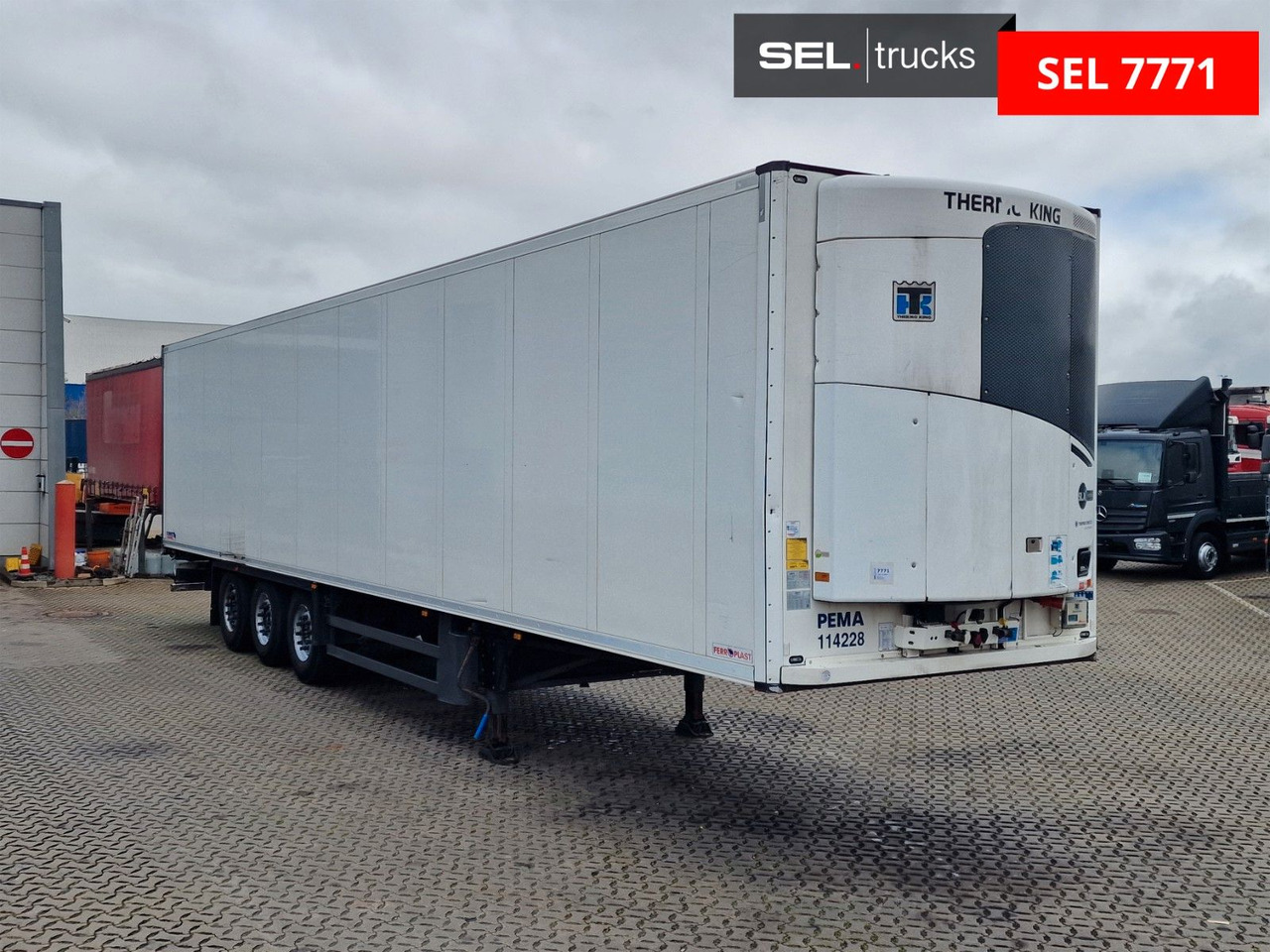 Schmitz Cargobull SKO 24/L 13.4 FP 45 COOL/Trennwand + Doppelverd. - Полуприцеп-рефрижератор: фото 4 Schmitz Cargobull SKO 24/L 13.4 FP 45 COOL/Trennwand + Doppelverd. - Полуприцеп-рефрижератор: фото 4