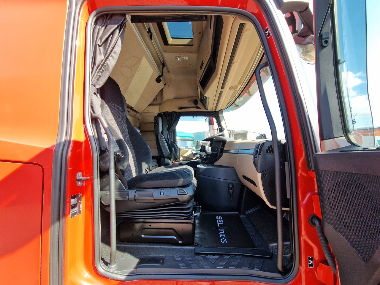 Тягач Mercedes-Benz Actros 1845 / Retarder / Standklima / Xenon: фото 18