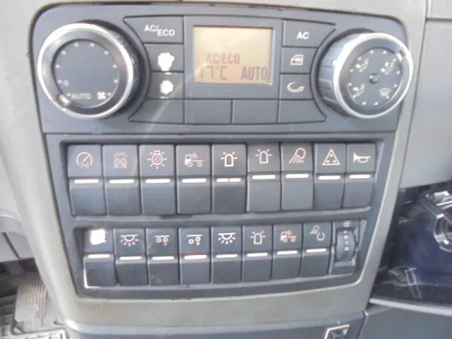 Самосвал, Автоманипулятор MAN TGS 35.440 8X4 TRIPLE NL TRUCK: фото 15 Самосвал, Автоманипулятор MAN TGS 35.440 8X4 TRIPLE NL TRUCK: фото 15