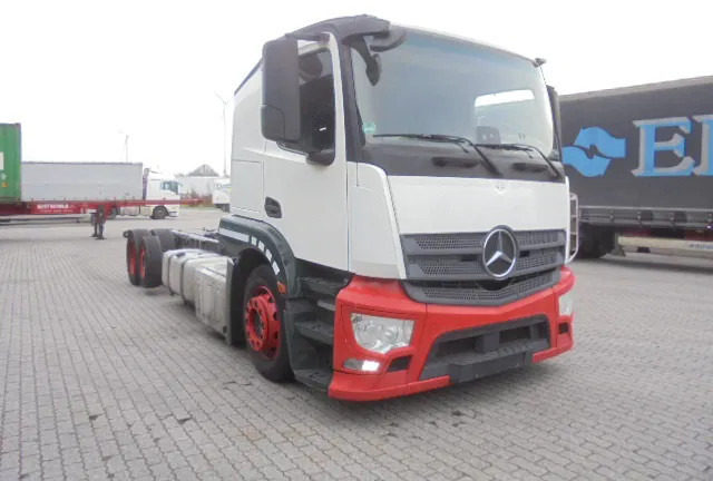 Mercedes-Benz Actros 2340 LL 6X2 - Автовоз: фото 3 Mercedes-Benz Actros 2340 LL 6X2 - Автовоз: фото 3