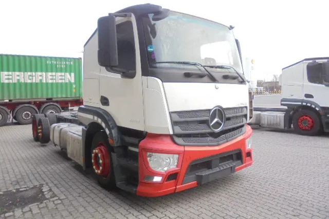 Mercedes-Benz Actros 2340 LL 6X2 - Автовоз: фото 3 Mercedes-Benz Actros 2340 LL 6X2 - Автовоз: фото 3