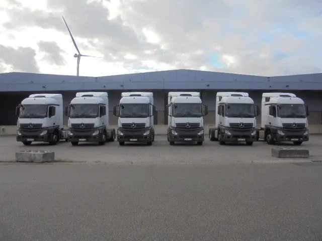 Mercedes-Benz Actros 1943 BELGIUM REGISTRATION TUV 06-2026 12X IN STOCK - Тягач: фото 5 Mercedes-Benz Actros 1943 BELGIUM REGISTRATION TUV 06-2026 12X IN STOCK - Тягач: фото 5