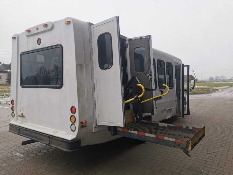 Микроавтобус, Пассажирский фургон Ford E 450 diesel passenger van: фото 7 Микроавтобус, Пассажирский фургон Ford E 450 diesel passenger van: фото 7