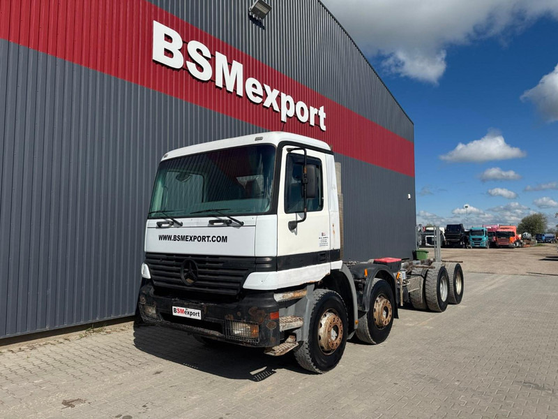 Mercedes-Benz Actros 3235 - Грузовик-шасси: фото 1 Mercedes-Benz Actros 3235 - Грузовик-шасси: фото 1