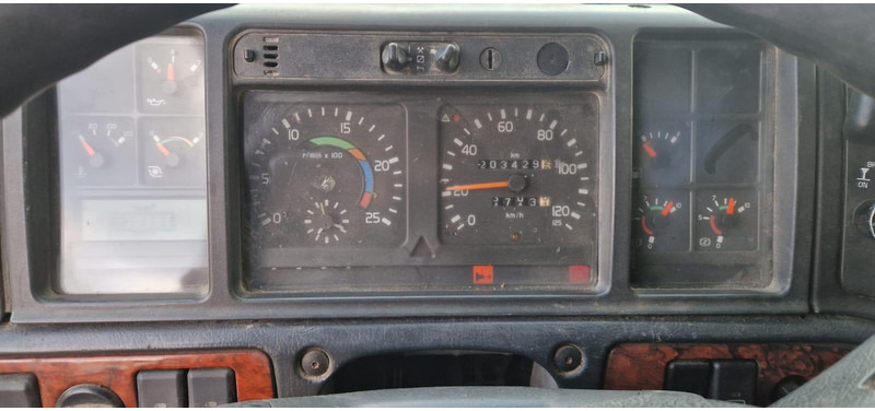 Тягач Volvo FH 12.420: фото 6