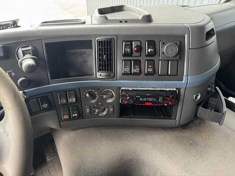 Грузовик-цистерна для транспортировки молока Volvo FM 400: фото 7