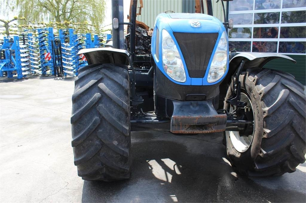 New Holland T7030 - Трактор: фото 2 New Holland T7030 - Трактор: фото 2