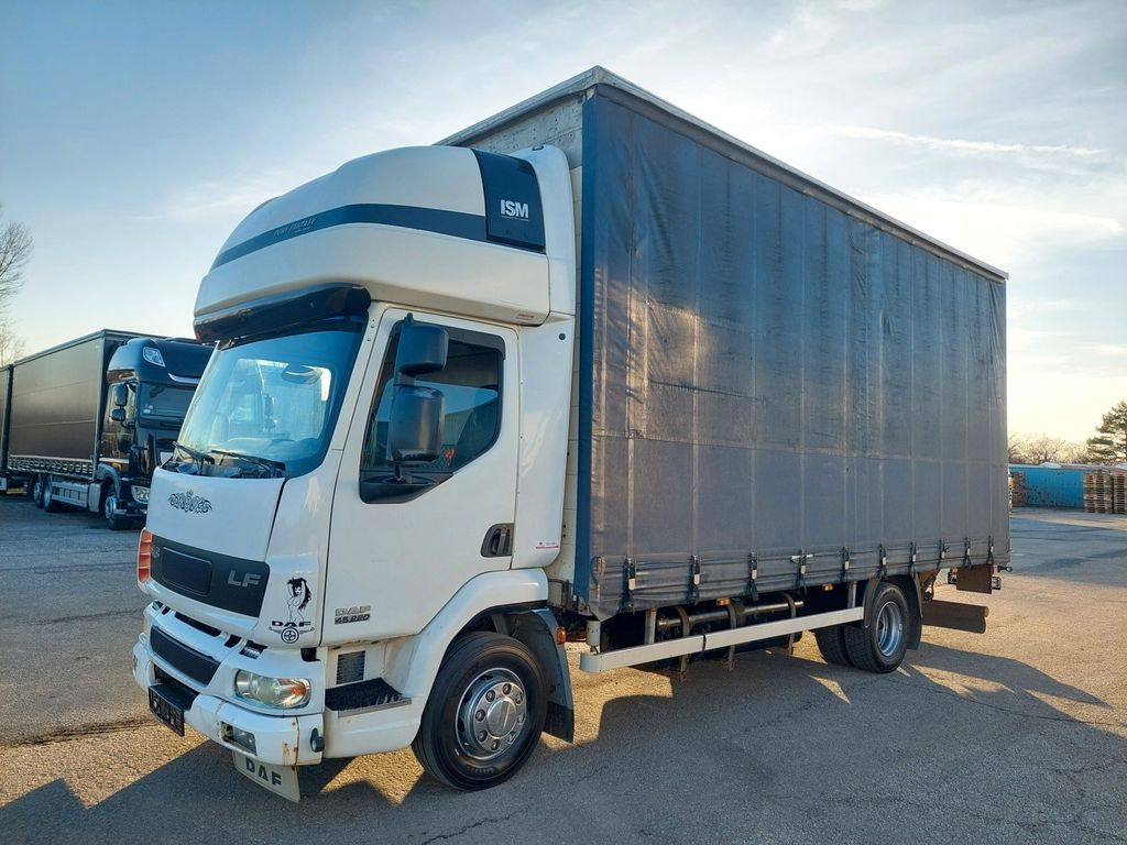 DAF FA LF 45.220 E12 4x2 - Тентованный грузовик: фото 1 DAF FA LF 45.220 E12 4x2 - Тентованный грузовик: фото 1