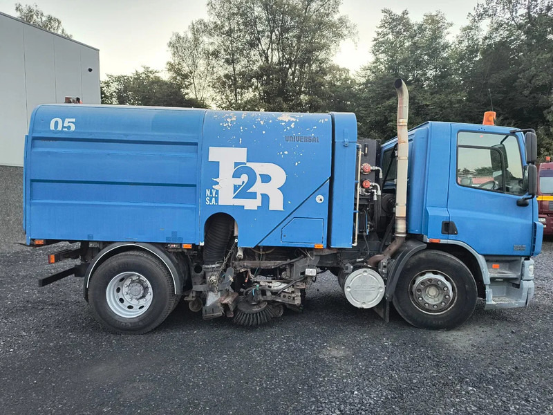 DAF CF 75.250 DRIVING CONDITION - SWEEPER NEEDS REPAIRMENT - Подметально-уборочная машина: фото 4 DAF CF 75.250 DRIVING CONDITION - SWEEPER NEEDS REPAIRMENT - Подметально-уборочная машина: фото 4