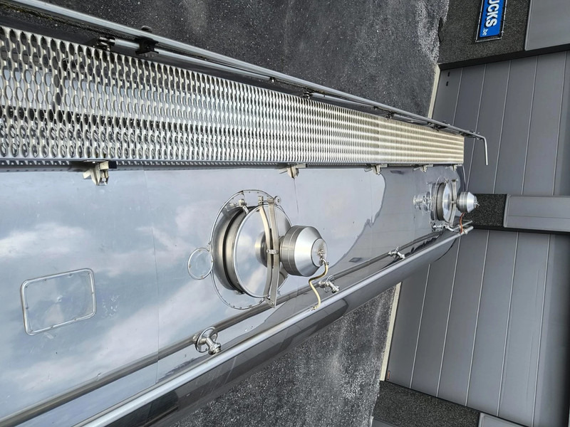 Полуприцеп-цистерна для транспортировки молока ETA 25000L INSULATED INOX TANK - 2 COMP: фото 10