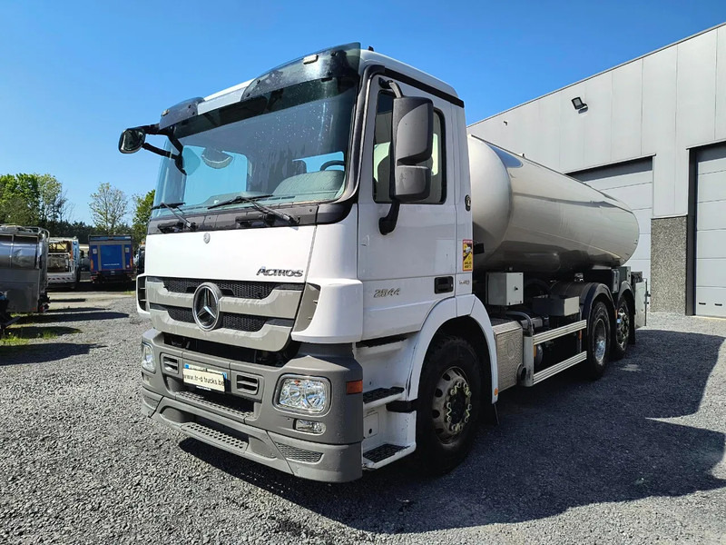 Mercedes-Benz Actros 2544 INSULATED INOX TANK 15000L - Грузовик-цистерна: фото 1 Mercedes-Benz Actros 2544 INSULATED INOX TANK 15000L - Грузовик-цистерна: фото 1