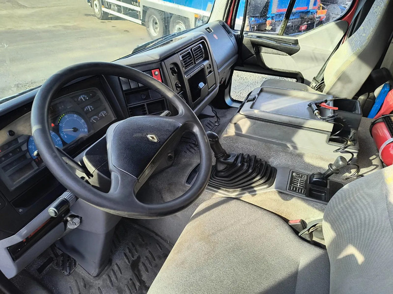 Фото интерьера 1: Грузовик-цистерна Renault Premium 320 USED OIL - 13000 L