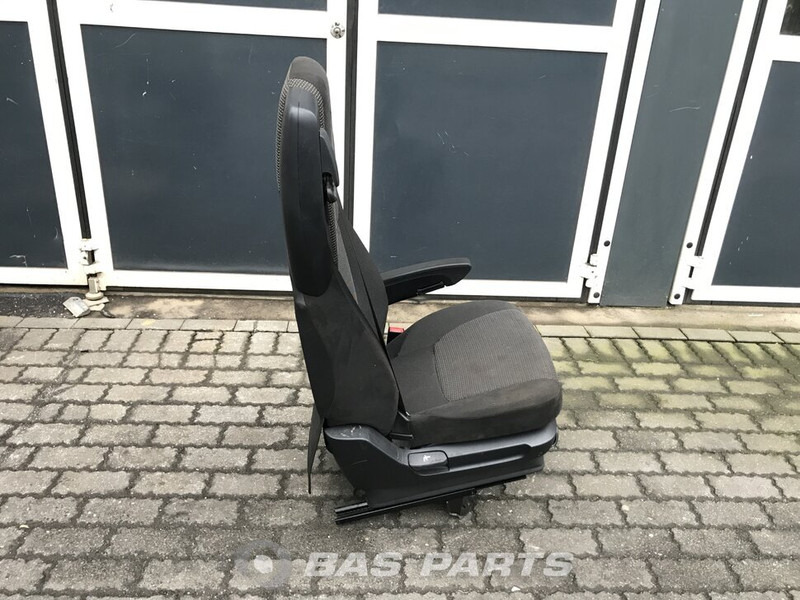 DAF CF Euro 6 Bijrijdersstoel DAF 1844380 - Сиденье для Грузовиков: фото 2 DAF CF Euro 6 Bijrijdersstoel DAF 1844380 - Сиденье для Грузовиков: фото 2