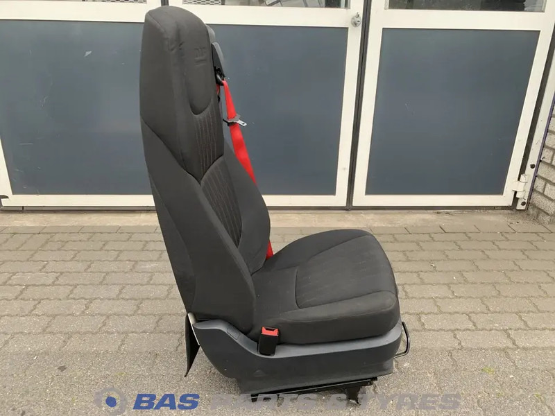 DAF CF Euro 6 Bijrijdersstoel DAF 2105730 - Сиденье для Грузовиков: фото 4 DAF CF Euro 6 Bijrijdersstoel DAF 2105730 - Сиденье для Грузовиков: фото 4