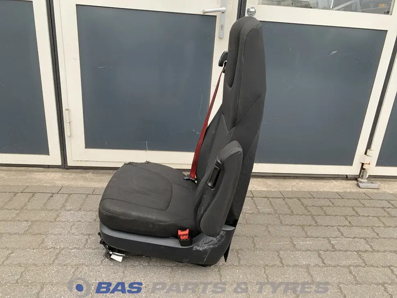 DAF CF Euro 6 Chauffeursstoel DAF 2104662 - Сиденье для Грузовиков: фото 2 DAF CF Euro 6 Chauffeursstoel DAF 2104662 - Сиденье для Грузовиков: фото 2