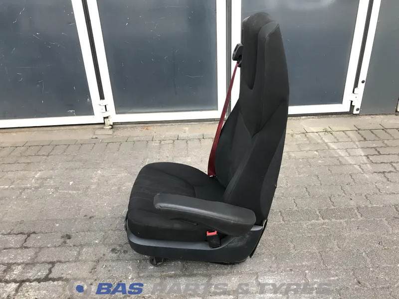 DAF CF Euro 6 Chauffeursstoel DAF 2104662 - Сиденье для Грузовиков: фото 2 DAF CF Euro 6 Chauffeursstoel DAF 2104662 - Сиденье для Грузовиков: фото 2