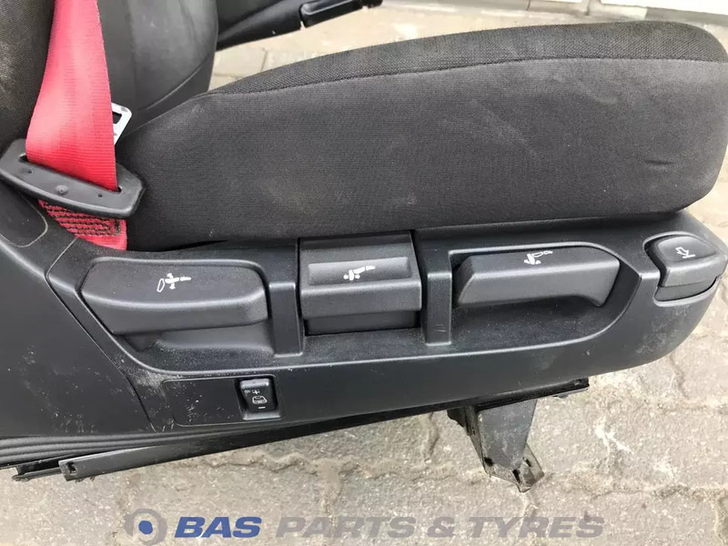 DAF CF Euro 6 Chauffeursstoel DAF 2104662 - Сиденье для Грузовиков: фото 5 DAF CF Euro 6 Chauffeursstoel DAF 2104662 - Сиденье для Грузовиков: фото 5