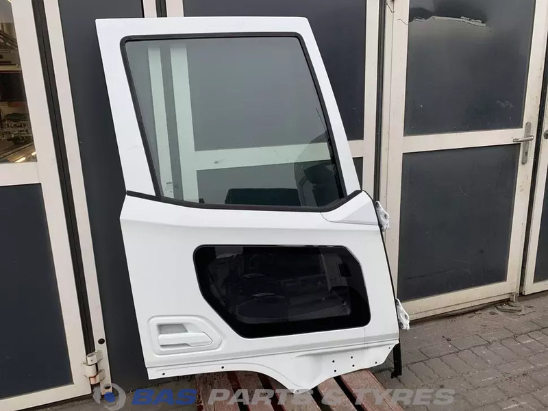 DAF XF G2 Portier Rechts DAF 2197012 - Дверь и запчасти для Грузовиков: фото 1 DAF XF G2 Portier Rechts DAF 2197012 - Дверь и запчасти для Грузовиков: фото 1