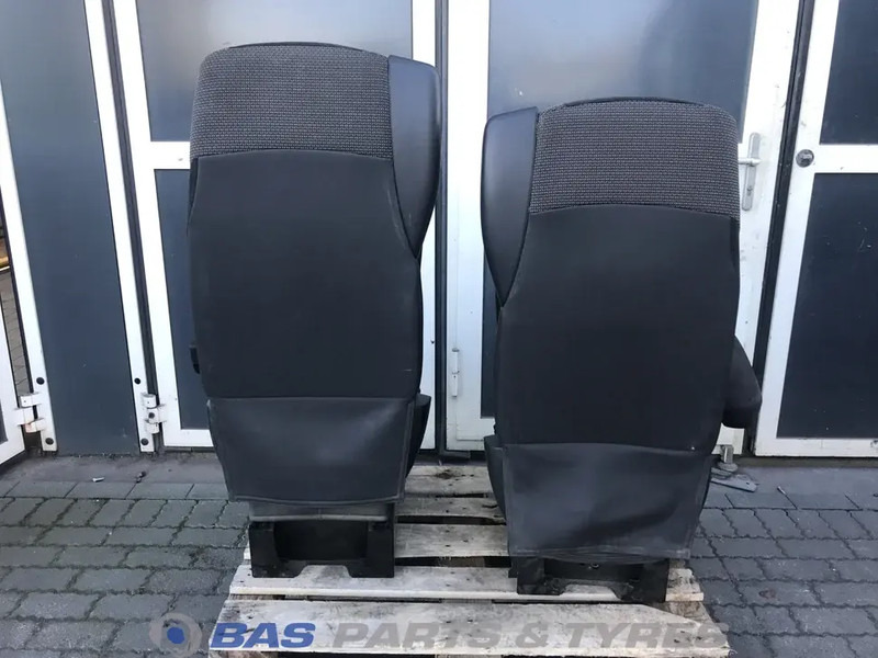 DAF XF106 Stoelen set DAF 1844320 - Сиденье для Грузовиков: фото 3 DAF XF106 Stoelen set DAF 1844320 - Сиденье для Грузовиков: фото 3