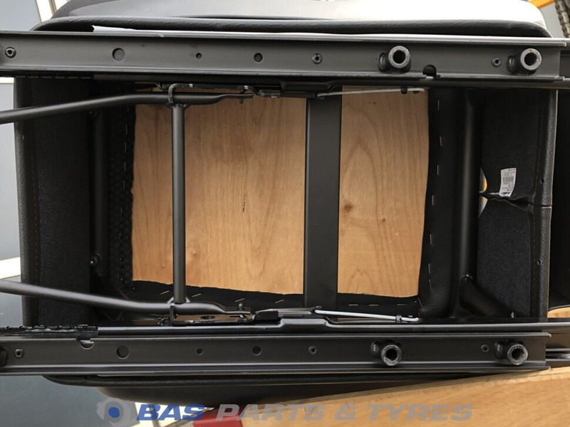 MAN Bijrijdersstoel MAN ONBEKEND - Сиденье для Грузовиков: фото 5 MAN Bijrijdersstoel MAN ONBEKEND - Сиденье для Грузовиков: фото 5