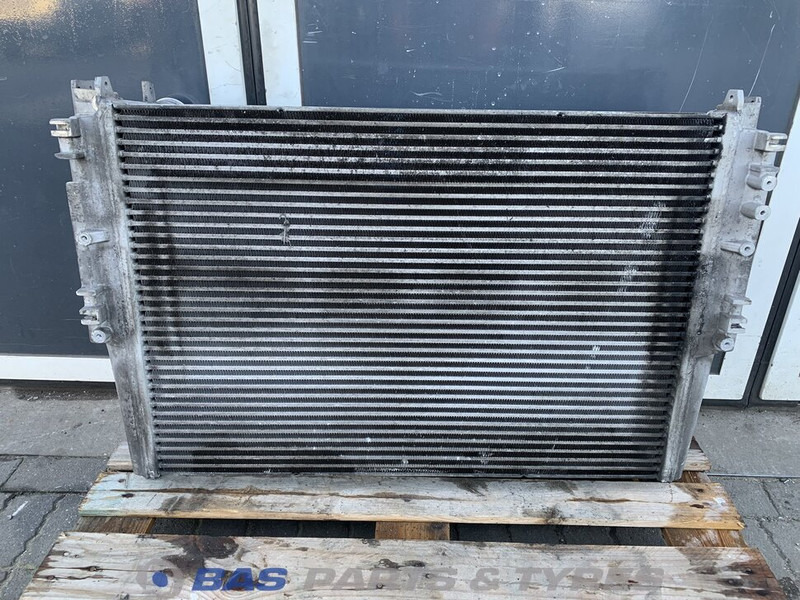 Mercedes-Benz Intercooler Mercedes A 961 500 04 02 - Интеркулер для Грузовиков: фото 2 Mercedes-Benz Intercooler Mercedes A 961 500 04 02 - Интеркулер для Грузовиков: фото 2