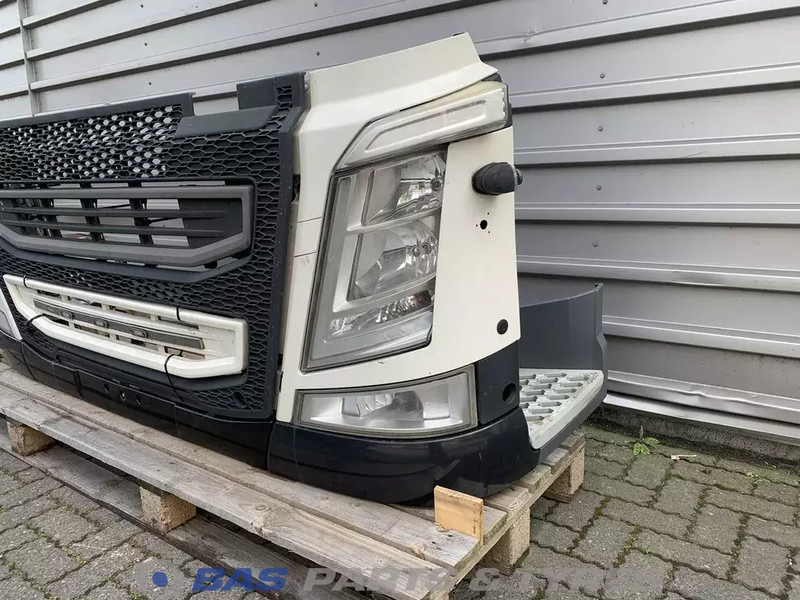 Volvo FH4 Bumper Volvo 82137660 - Бампер для Грузовиков: фото 2 Volvo FH4 Bumper Volvo 82137660 - Бампер для Грузовиков: фото 2