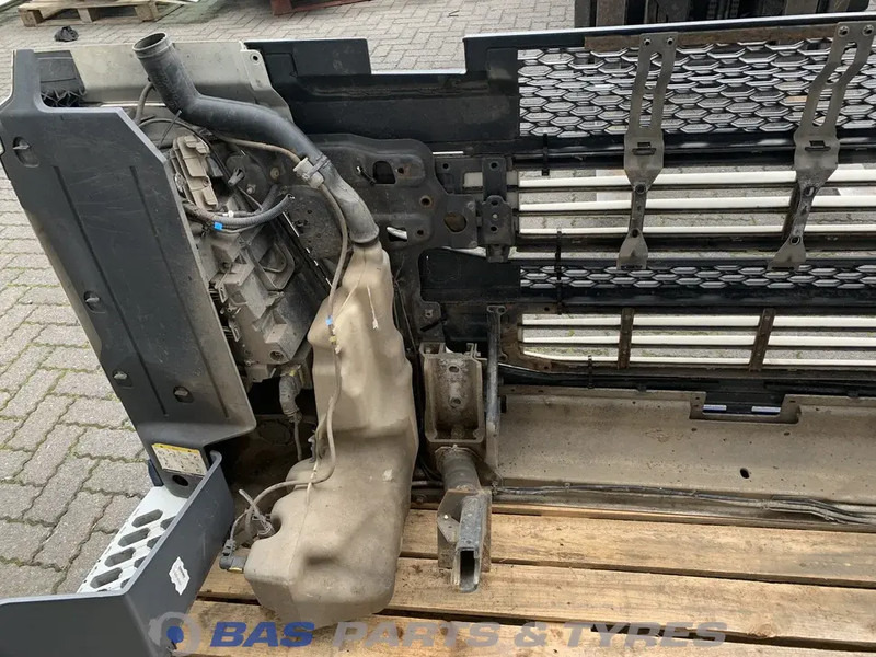 Volvo FH4 Bumper Volvo 82137660 - Бампер для Грузовиков: фото 4 Volvo FH4 Bumper Volvo 82137660 - Бампер для Грузовиков: фото 4