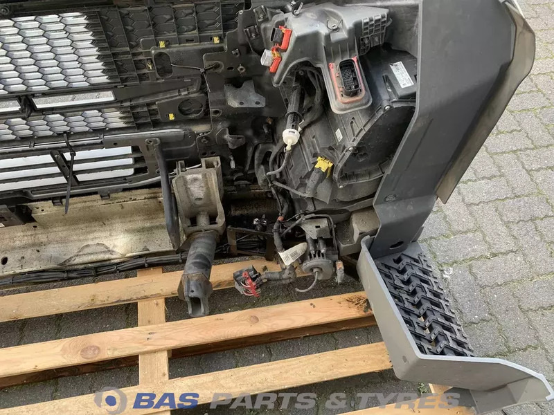 Volvo FM5 Bumper Volvo 82491840 - Бампер для Грузовиков: фото 5 Volvo FM5 Bumper Volvo 82491840 - Бампер для Грузовиков: фото 5