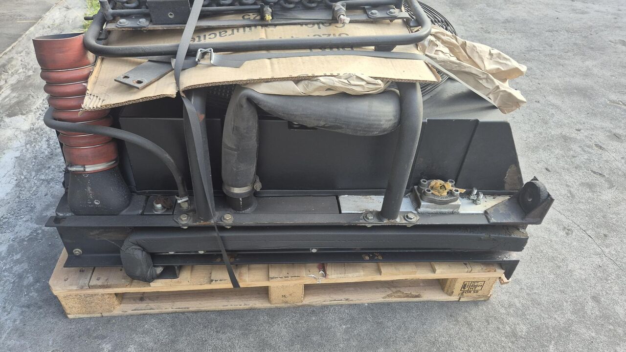 RADIADOR LIEBHERR R934C RADIADOR LIEBHERR R934C - Другая техника: фото 3 RADIADOR LIEBHERR R934C RADIADOR LIEBHERR R934C - Другая техника: фото 3