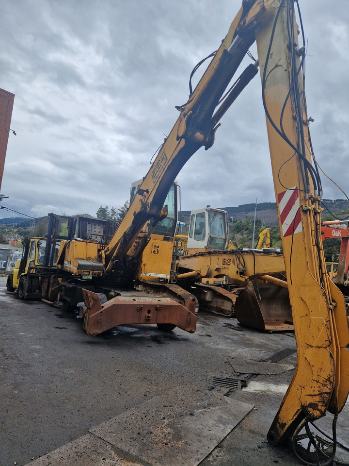 LIEBHERR A924C 675-10581 (2002) - Перегружатель: фото 3 LIEBHERR A924C 675-10581 (2002) - Перегружатель: фото 3