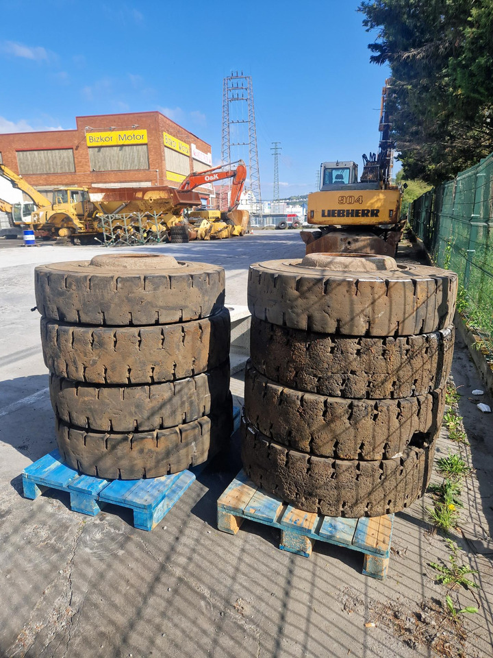 RUEDAS MACIZAS 12.00R20 - Колесо для Строительной техники: фото 2 RUEDAS MACIZAS 12.00R20 - Колесо для Строительной техники: фото 2