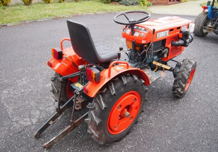 Ciągnik Kubota B6100 1995 4x4 - Трактор: фото 5 Ciągnik Kubota B6100 1995 4x4 - Трактор: фото 5