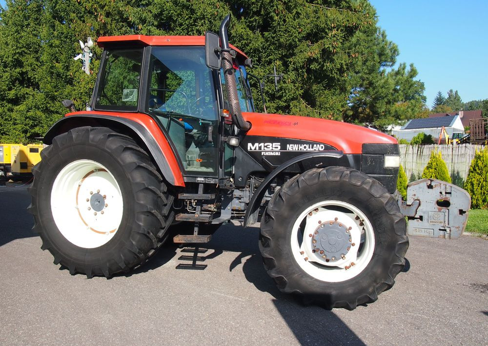 Ciągnik New Holland NH M 135 1998 NEW HOLLAND TM M135 - Трактор: фото 3 Ciągnik New Holland NH M 135 1998 NEW HOLLAND TM M135 - Трактор: фото 3