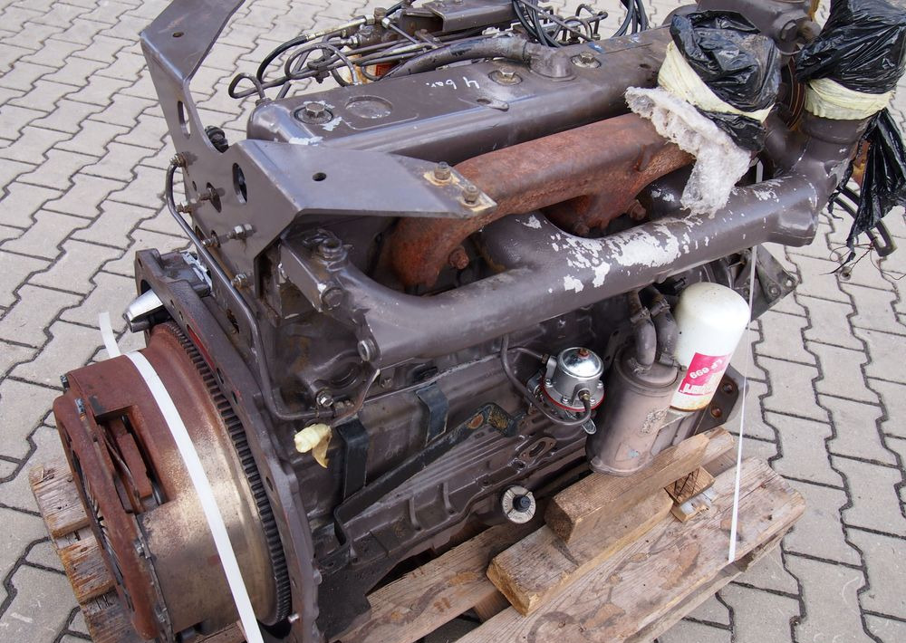Części do Ciągnika Massey Ferguson MF 3000  Silnik 6 cylindrowy Perkins A6.354
Ciśnienie oleju na wolnych obrotach 4bary - Двигатель для Сельскохозяйственной техники: фото 5 Części do Ciągnika Massey Ferguson MF 3000  Silnik 6 cylindrowy Perkins A6.354
Ciśnienie oleju na wolnych obrotach 4bary - Двигатель для Сельскохозяйственной техники: фото 5
