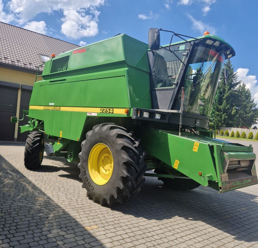Kombajn zbożawy John deere 2254 2000 Kombajn John Deere JD - Зерноуборочный комбайн: фото 1 Kombajn zbożawy John deere 2254 2000 Kombajn John Deere JD - Зерноуборочный комбайн: фото 1