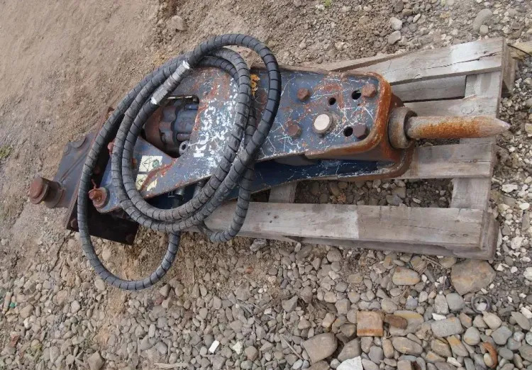 Młotek do kucia Kubota 2010 wyburzeniowy - Гидромолот для Строительной техники: фото 1 Młotek do kucia Kubota 2010 wyburzeniowy - Гидромолот для Строительной техники: фото 1