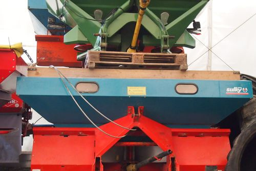 Rozsiewacz nawozów Sulky DPXGL 18-24m Rozsiewacz nawozów Sulky - Разбрасыватель удобрений: фото 1 Rozsiewacz nawozów Sulky DPXGL 18-24m Rozsiewacz nawozów Sulky - Разбрасыватель удобрений: фото 1