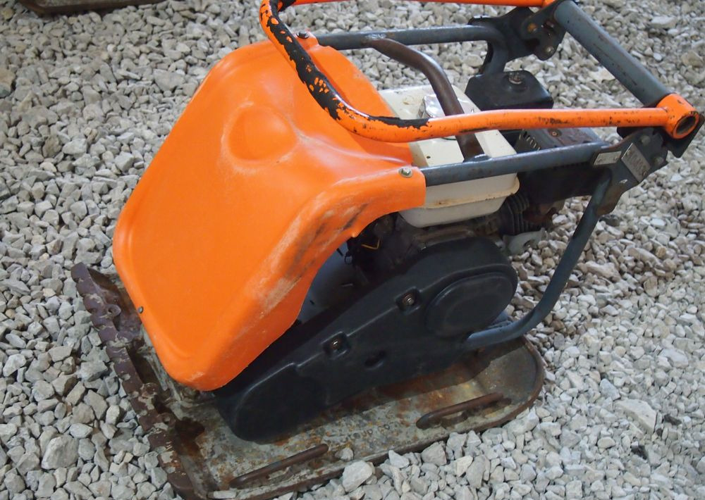 Ubijarka Belle PC5000E 2009 Zagęszczarka ubijarka Bella - Виброплита: фото 1 Ubijarka Belle PC5000E 2009 Zagęszczarka ubijarka Bella - Виброплита: фото 1